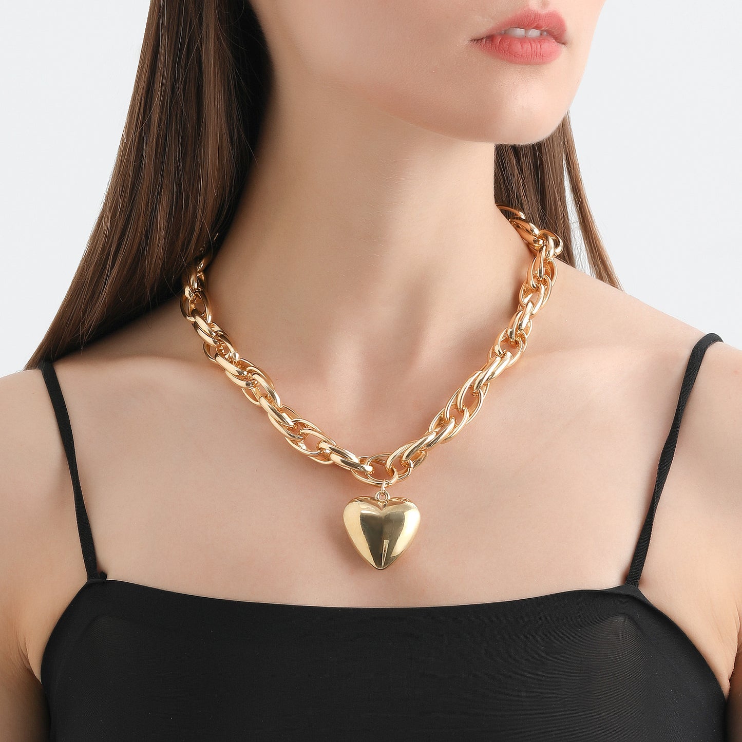 Hollow out thick O-shaped chain large peach heart pendant necklace
